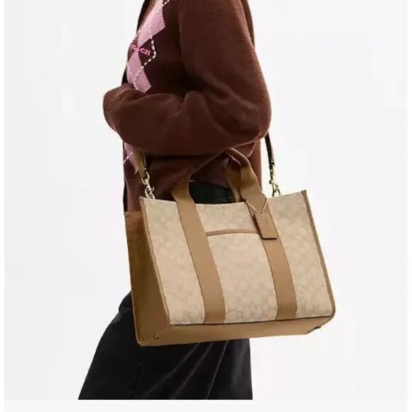 🔥🎁NWT! Coach Smith Tote Bag in Sig Jacquard Canvas Khaki Multi CY367 Msrp:$428 - Picture 7 of 14